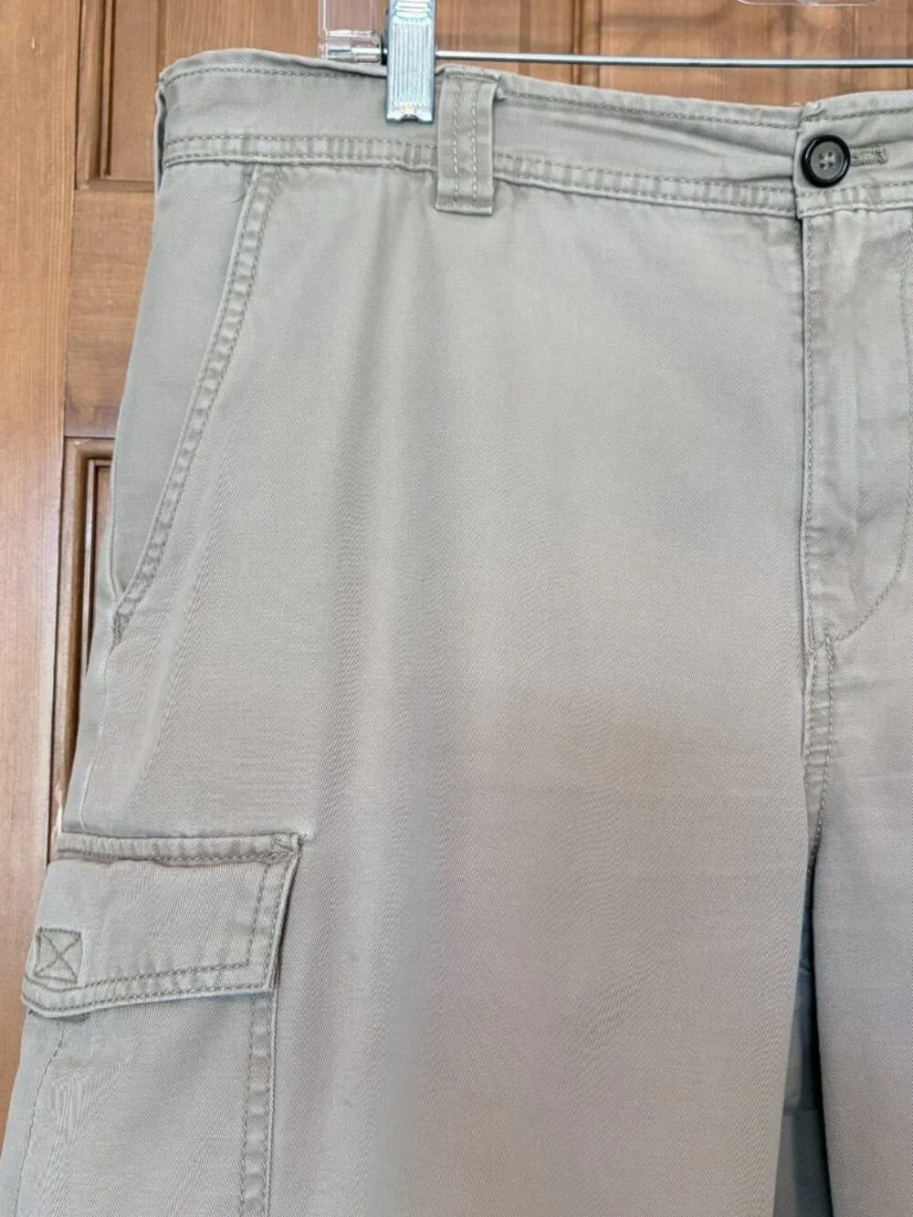 IZOD Saltwater Men's Tan Cargo Shorts Size 36 100% Cotton